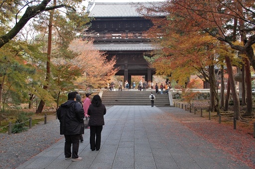 南禅寺の三門の紅葉